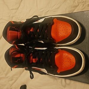 Nike Air Jordan 1 Mid black fire red white men size 8 good condition! Box